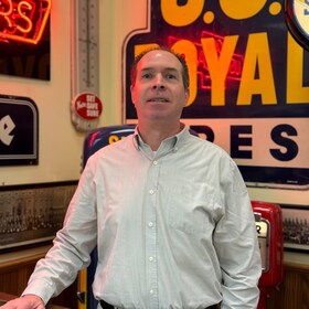 Staff member Chris Poldy from 4c12687446bf