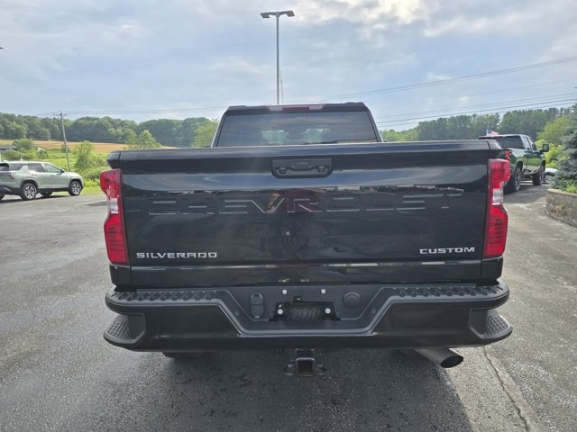 2024 Chevrolet Silverado 2500HD Custom photo 3