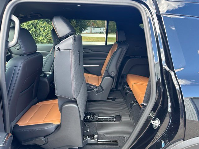 2027 Chevrolet Traverse Z71 - Photo 21