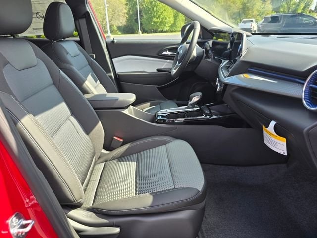 2026 Chevrolet Trax LT - Photo 15