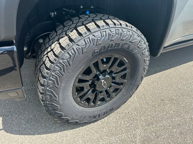 2026 Chevrolet Silverado 2500 HD ZR2 - Photo 10