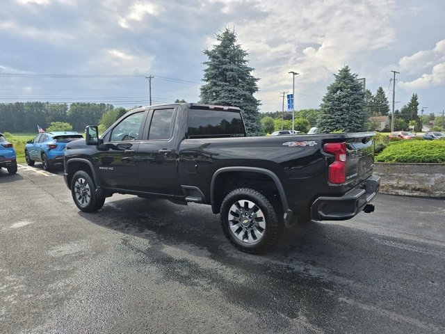 2024 Chevrolet Silverado 2500HD Custom photo 2