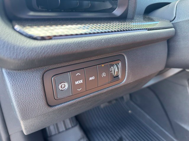 2027 Chevrolet Traverse Z71 - Photo 8
