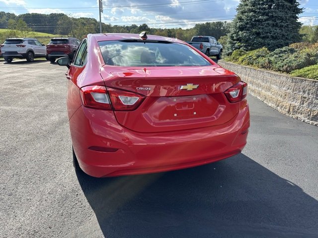 2018 Chevrolet Cruze LS photo 3