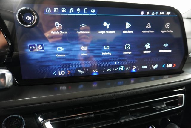 2025 Chevrolet Traverse photo 4