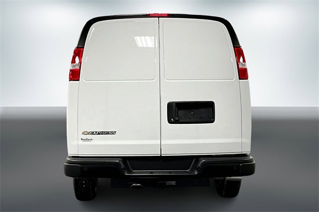 2025 Chevrolet Express Cargo 3500 Van photo 4