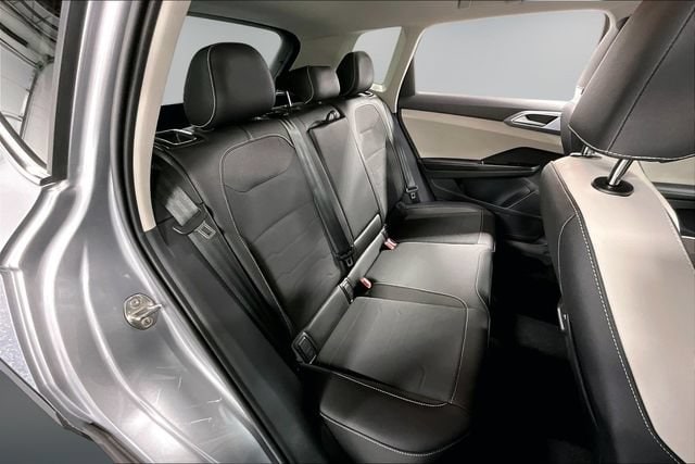 2025 Volkswagen Taos SE - Photo 22