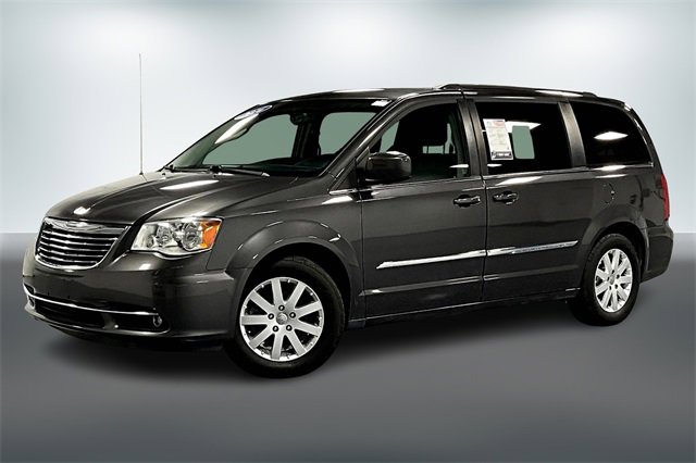 2016 Chrysler Town & Country Touring photo 3