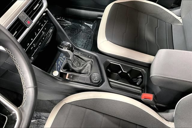 2025 Volkswagen Taos SE - Photo 16