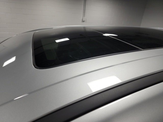 2023 Chrysler Pacifica Hybrid Limited photo 3