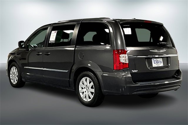 2016 Chrysler Town & Country Touring photo 4