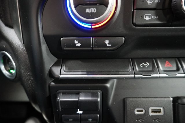 2022 Chevrolet Silverado 3500HD LT photo 3