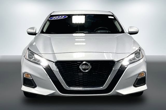 Used 2022 Nissan Altima SV with VIN 1N4BL4DVXNN368747 for sale in Auburn, IN