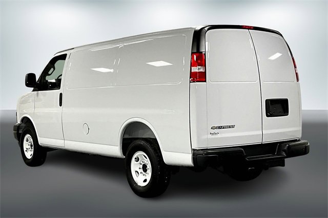 2025 Chevrolet Express Cargo 3500 Van photo 3