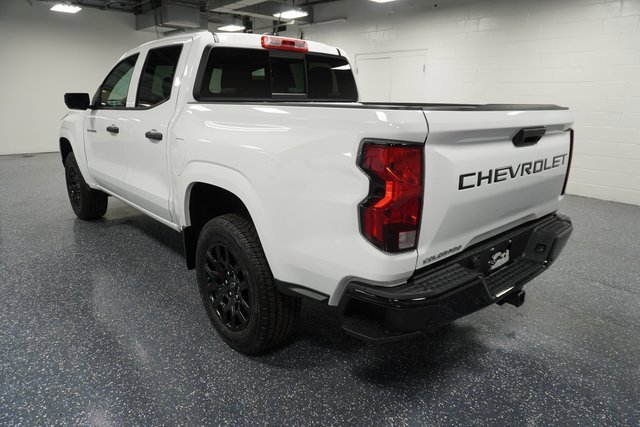 2025 Chevrolet Colorado LT photo 2