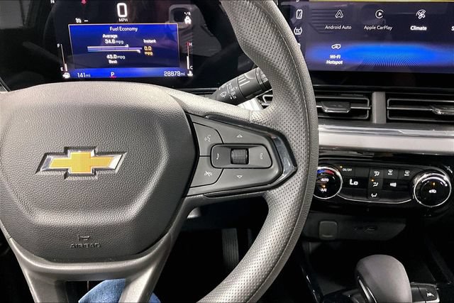 2025 Chevrolet Trax LT - Photo 12