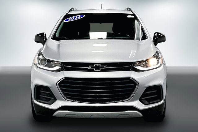 Used 2022 Chevrolet Trax LT with VIN KL7CJLSM3NB556517 for sale in Auburn, IN