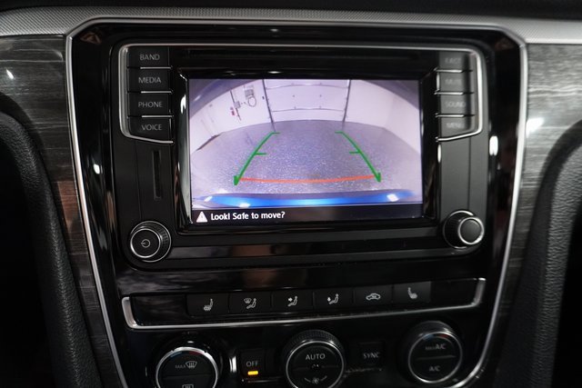 2016 Volkswagen Passat SE photo 4