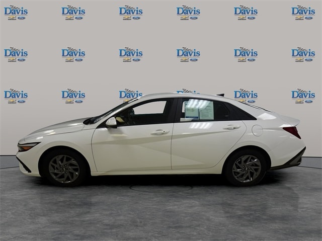 Used 2024 Hyundai Elantra SEL with VIN KMHLM4DG9RU651693 for sale in Auburn, IN