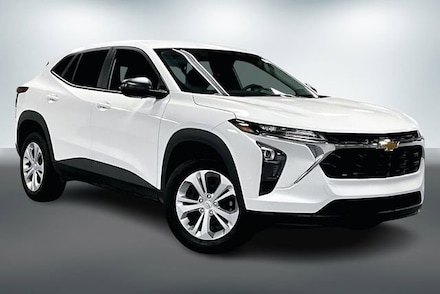 2025 Chevrolet Trax LS SUV