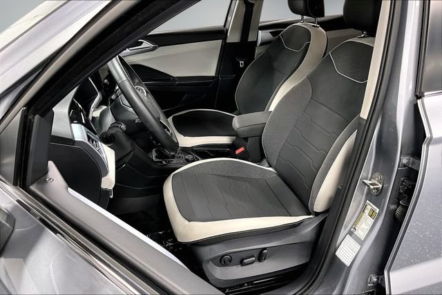 2025 Volkswagen Taos SE - Photo 18