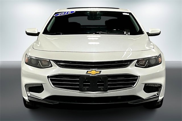 2016 Chevrolet Malibu Premier photo 2