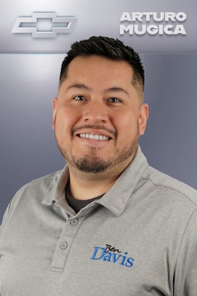 Staff member Arturo Mugcia from ID_51e594
