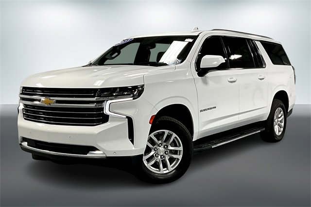 2023 Chevrolet Suburban LT photo 3
