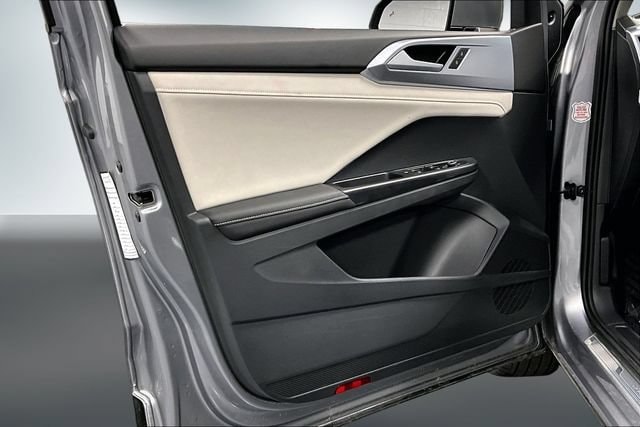 2025 Volkswagen Taos SE - Photo 17