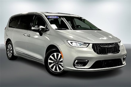 2023 Chrysler Pacifica Hybrid Limited Van Passenger Van