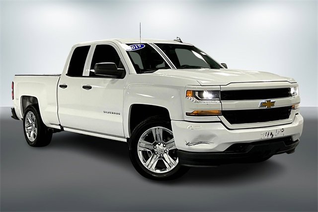 2019 Chevrolet Silverado 1500 LD Custom's photo