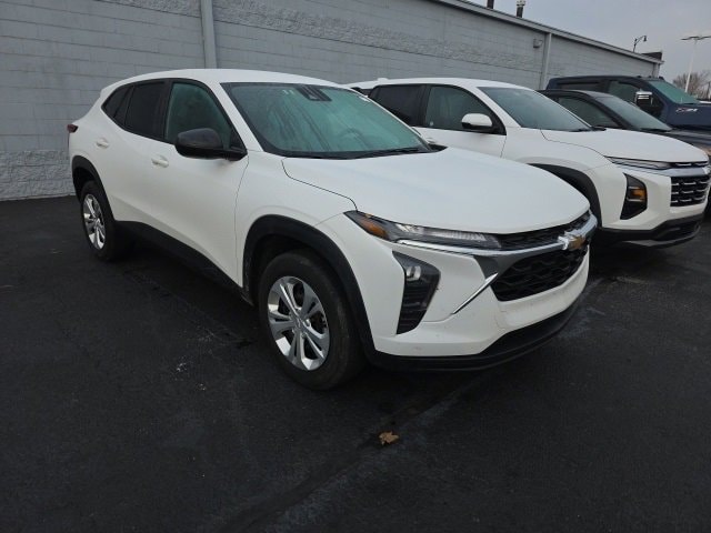 2025 Chevrolet Trax LS's photo