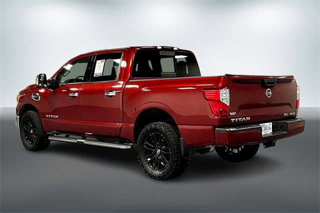 2017 Nissan Titan SL photo 4