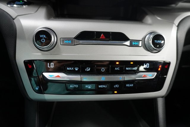2020 Ford Explorer XLT photo 3