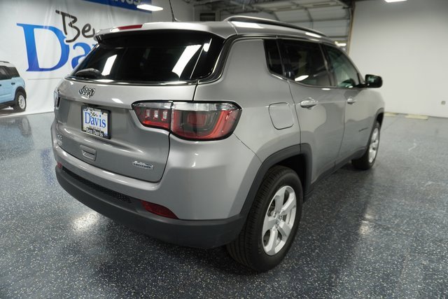 2019 Jeep Compass Latitude photo 2
