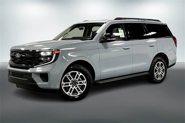 2025 Ford Expedition photo 2