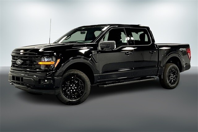2025 Ford F-150 XLT photo 2