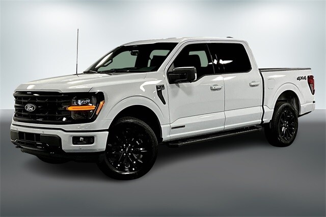 2025 Ford F-150 XLT photo 2