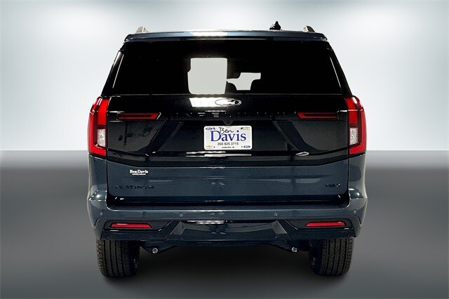 2025 Ford Expedition MAX Platinum photo 4