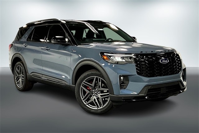 2025 Ford Explorer ST-LINE's photo
