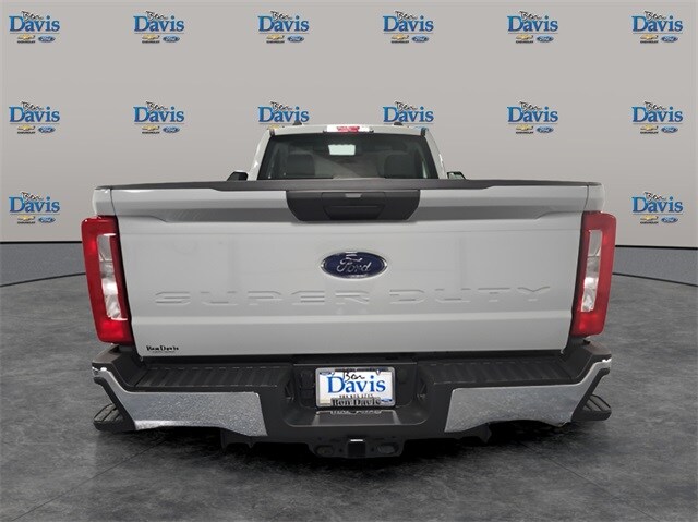 2025 Ford F-250 XL photo 4