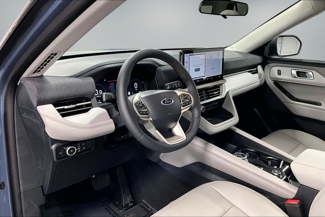2026 Ford Explorer Active - Photo 8