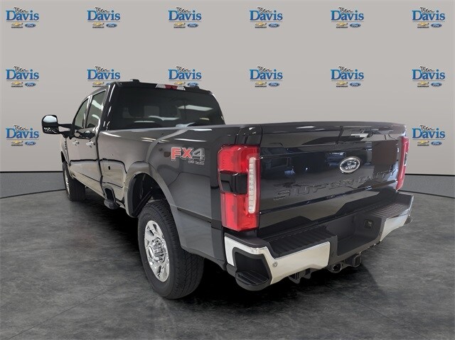 2024 Ford F-250 Lariat photo 3