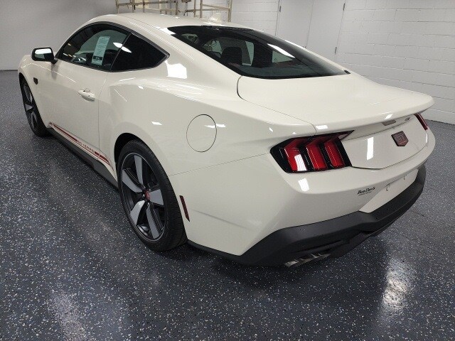 2025 Ford Mustang GT Premium photo 2