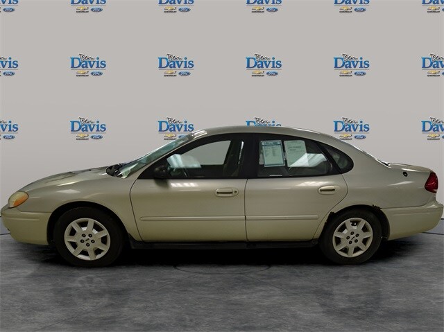 Used 2007 Ford Taurus SE with VIN 1FAFP53U17A158777 for sale in Auburn, IN