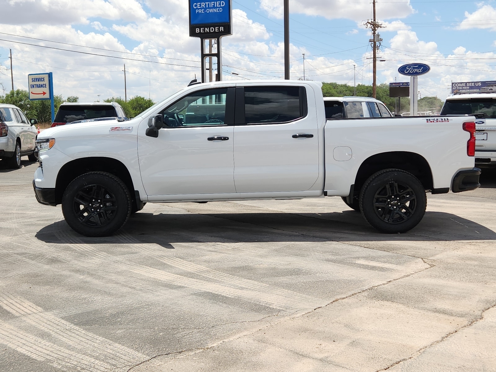 2026 Chevrolet Silverado 1500 LT Trail Boss - Photo 2
