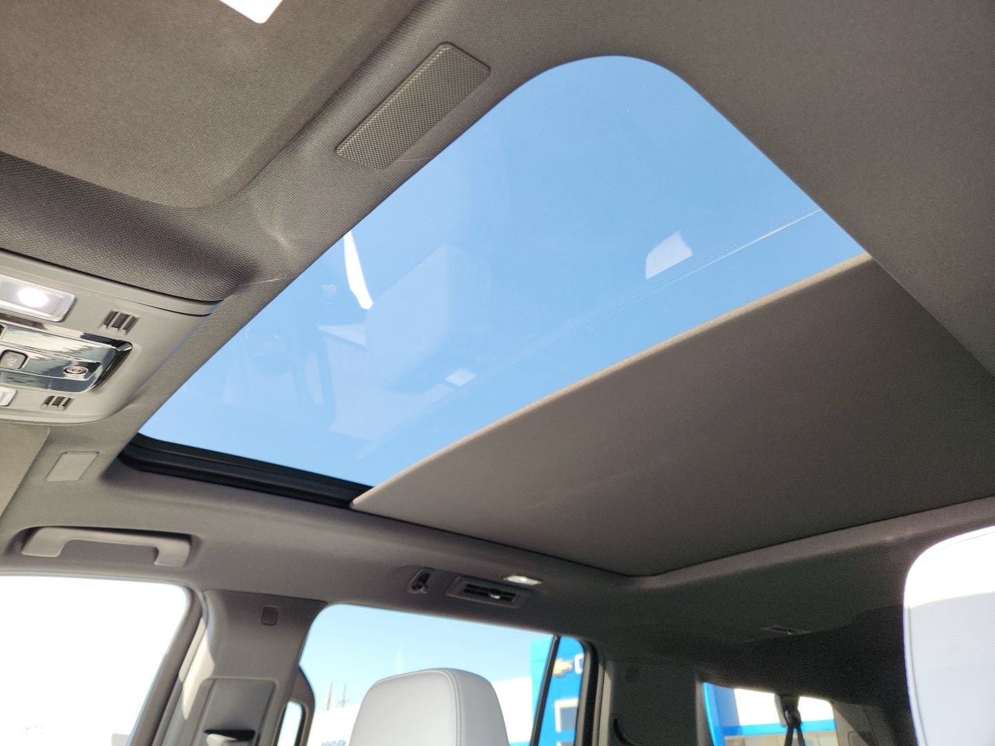 2026 Chevrolet Suburban Premier - Photo 19