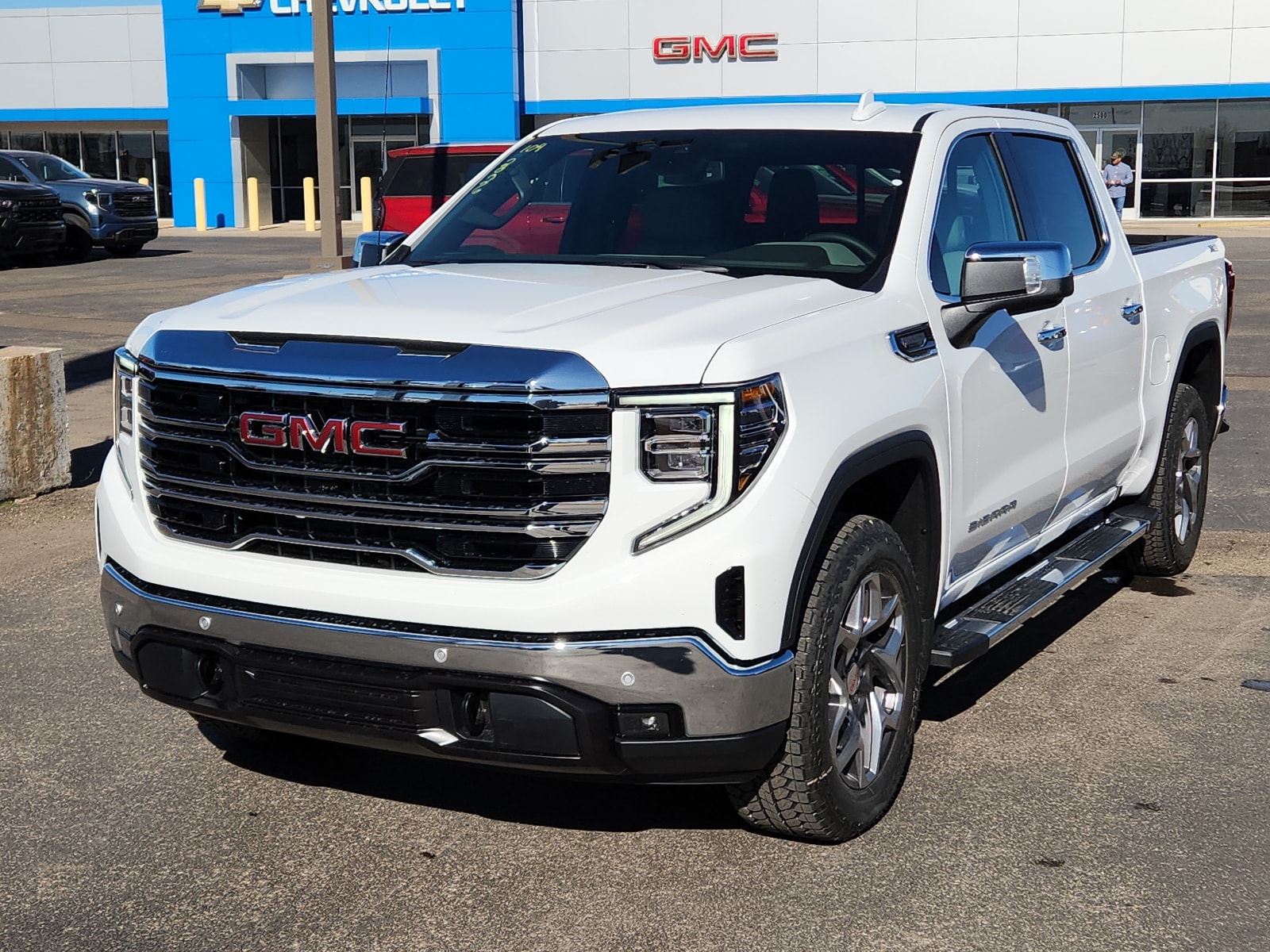 2026 GMC Sierra 1500 SLT's photo