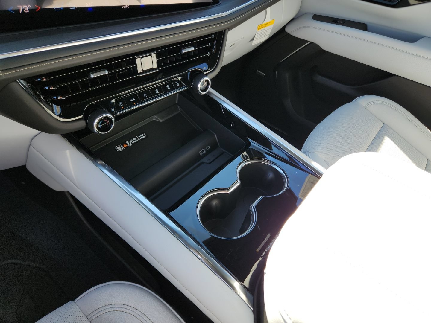 2026 Chevrolet Suburban Premier - Photo 17