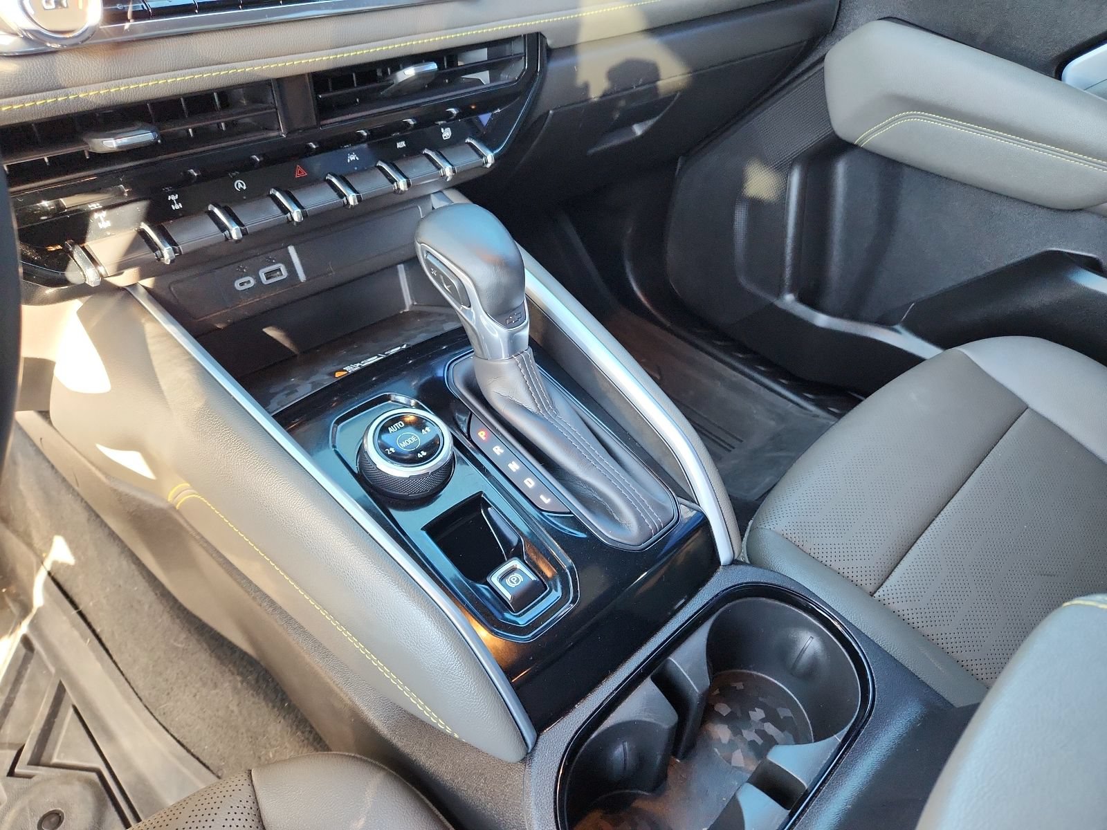 2023 Chevrolet Colorado ZR2 - Photo 18
